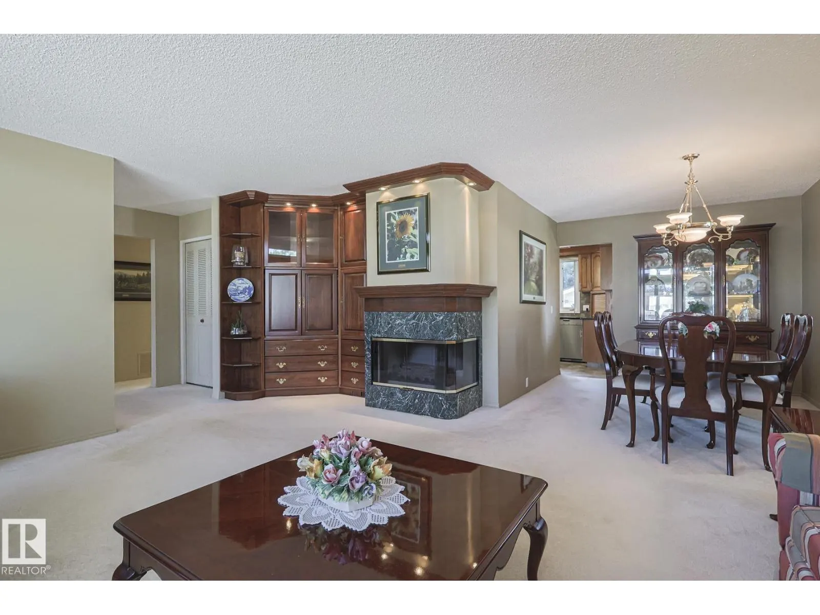 94 GARLAND CR