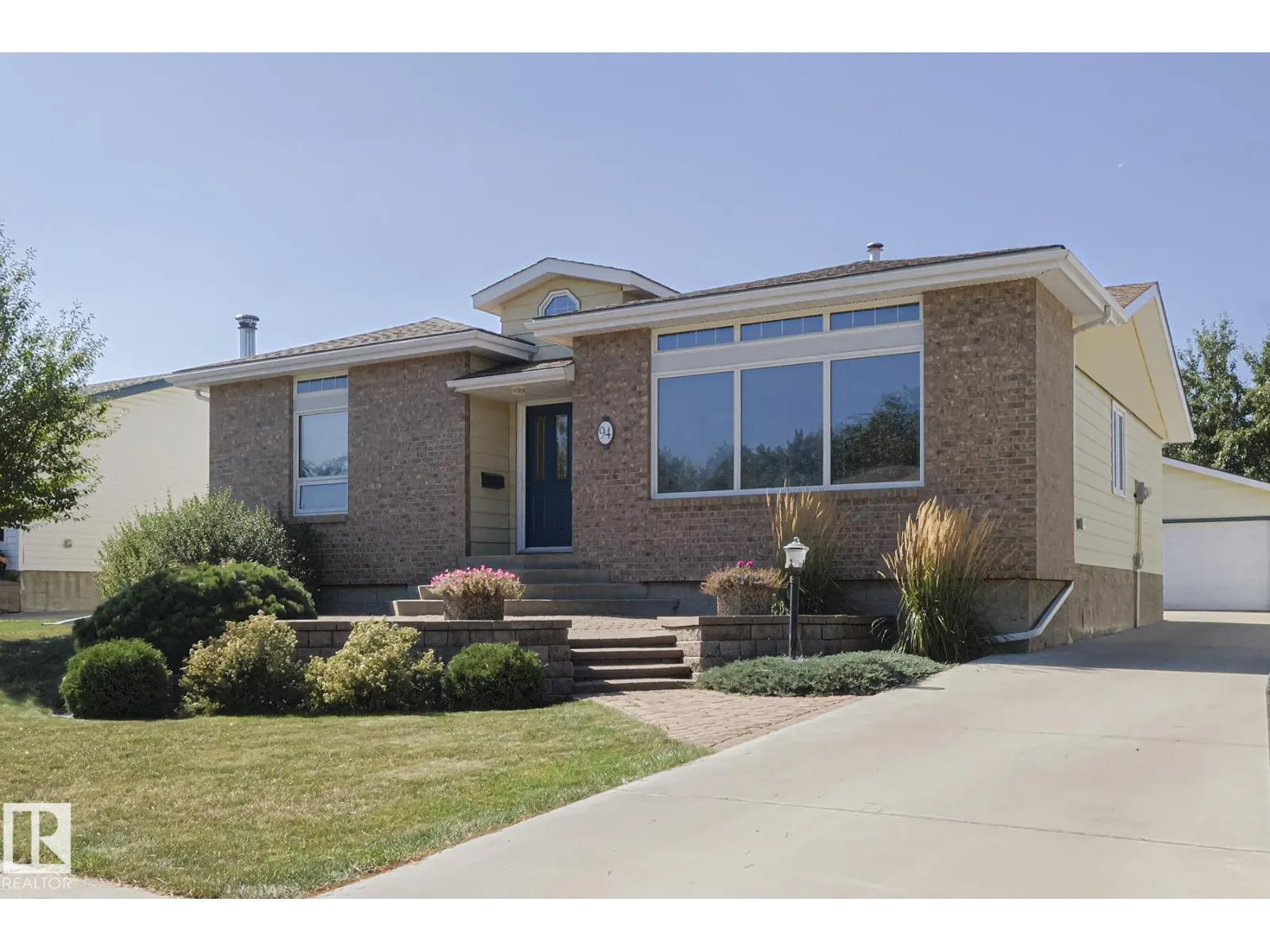 94 GARLAND CR