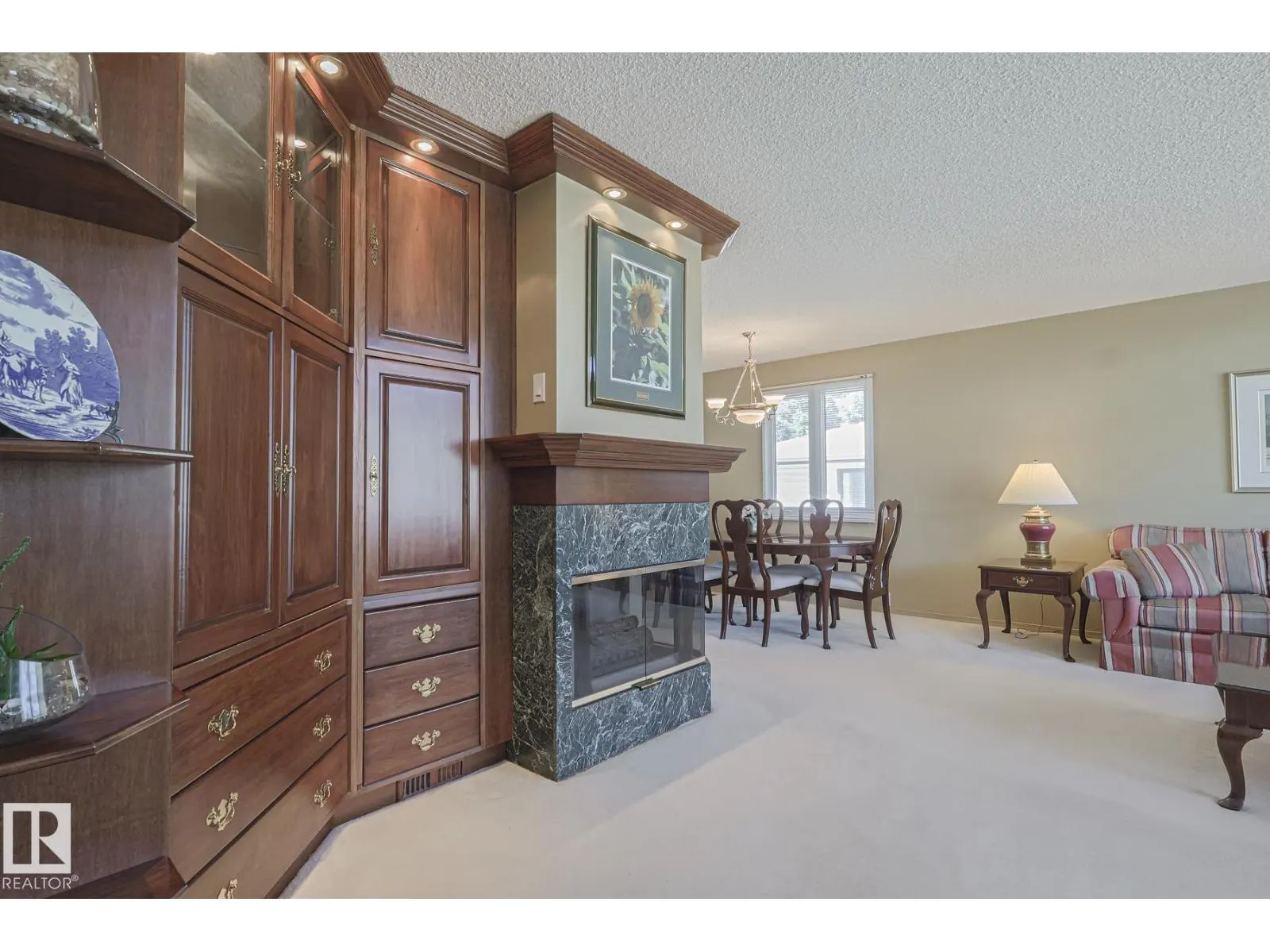 94 GARLAND CR