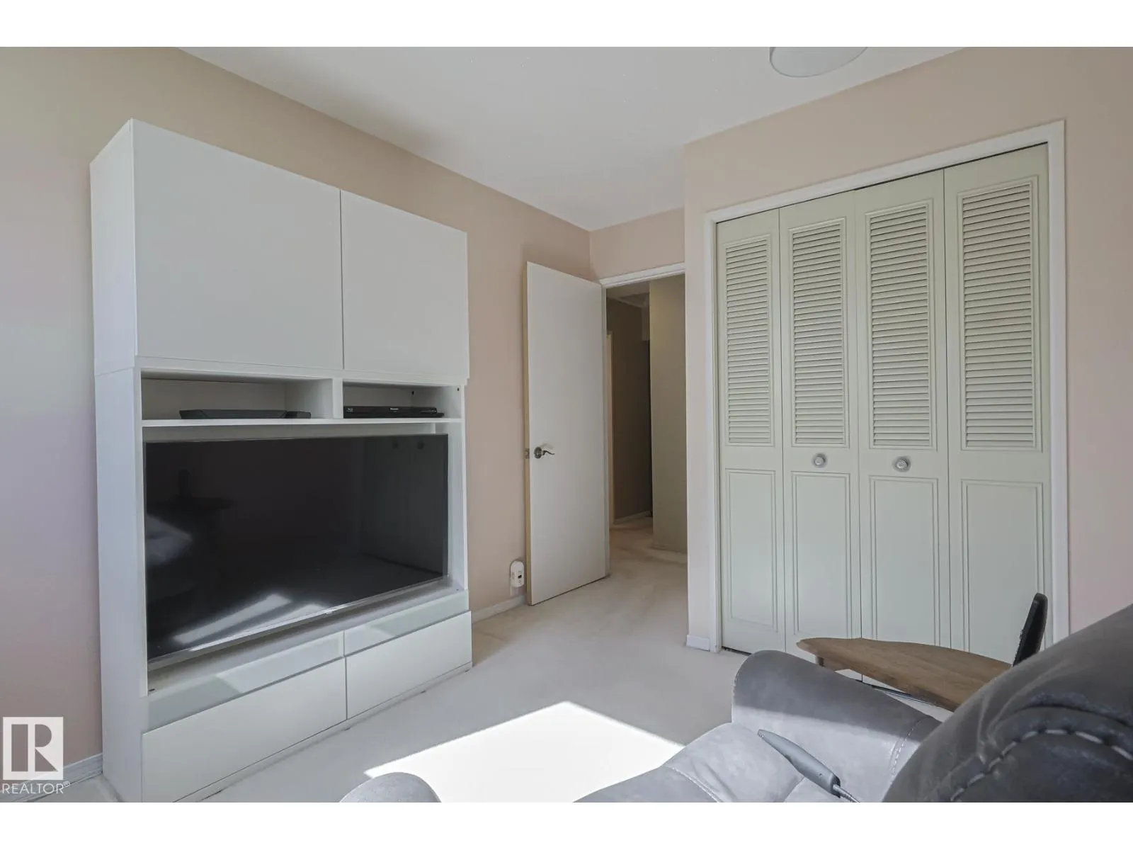94 GARLAND CR