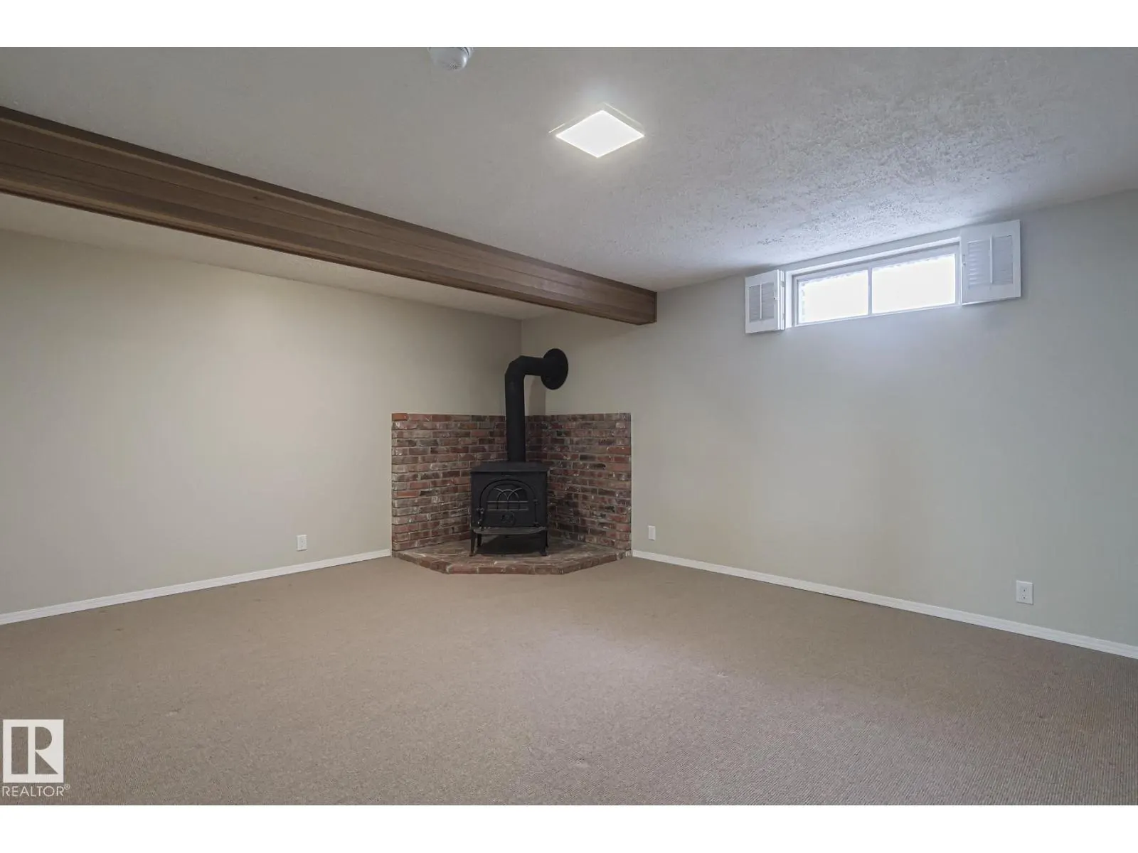 94 GARLAND CR