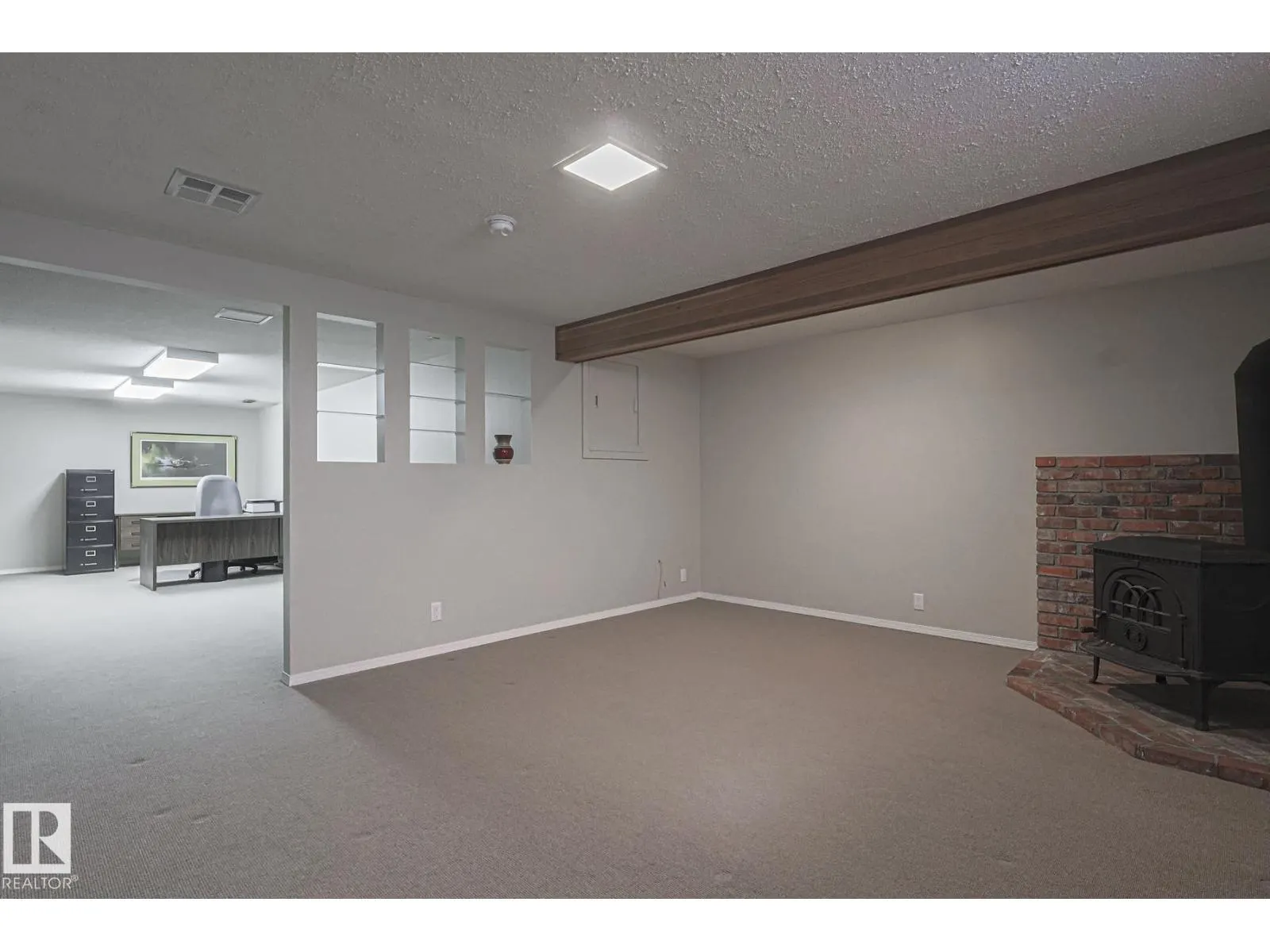 94 GARLAND CR