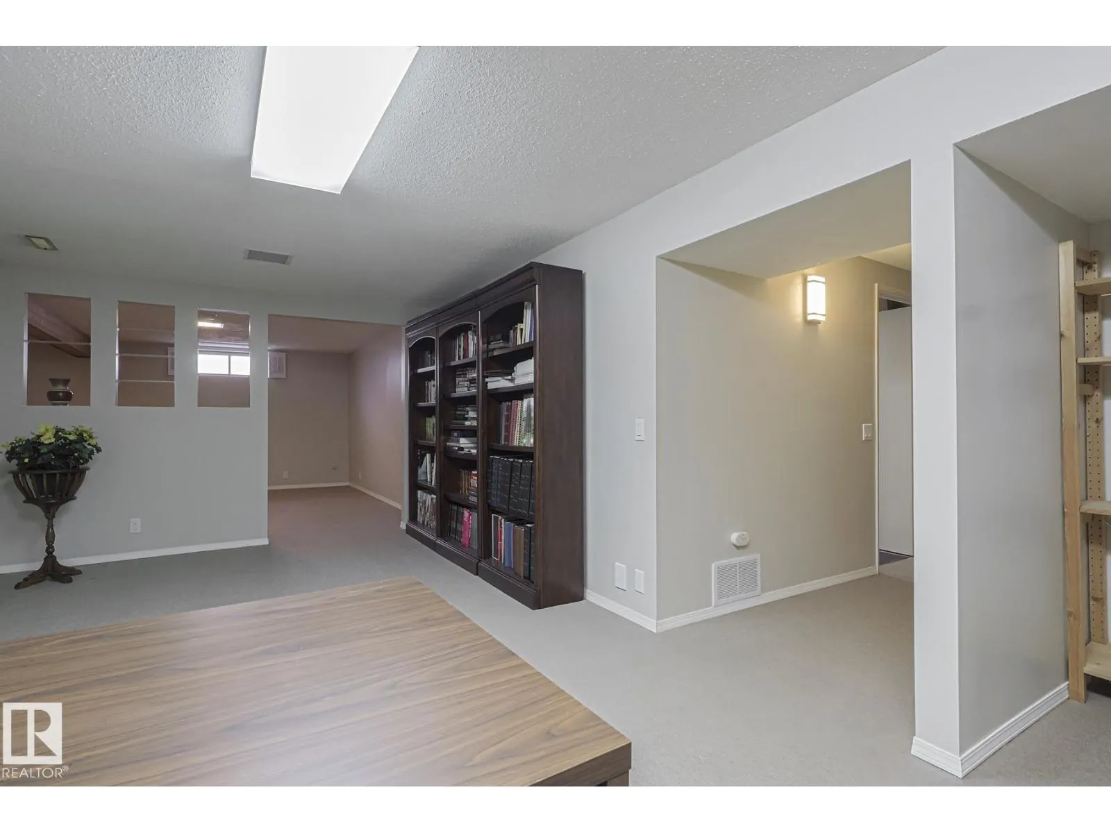 94 GARLAND CR