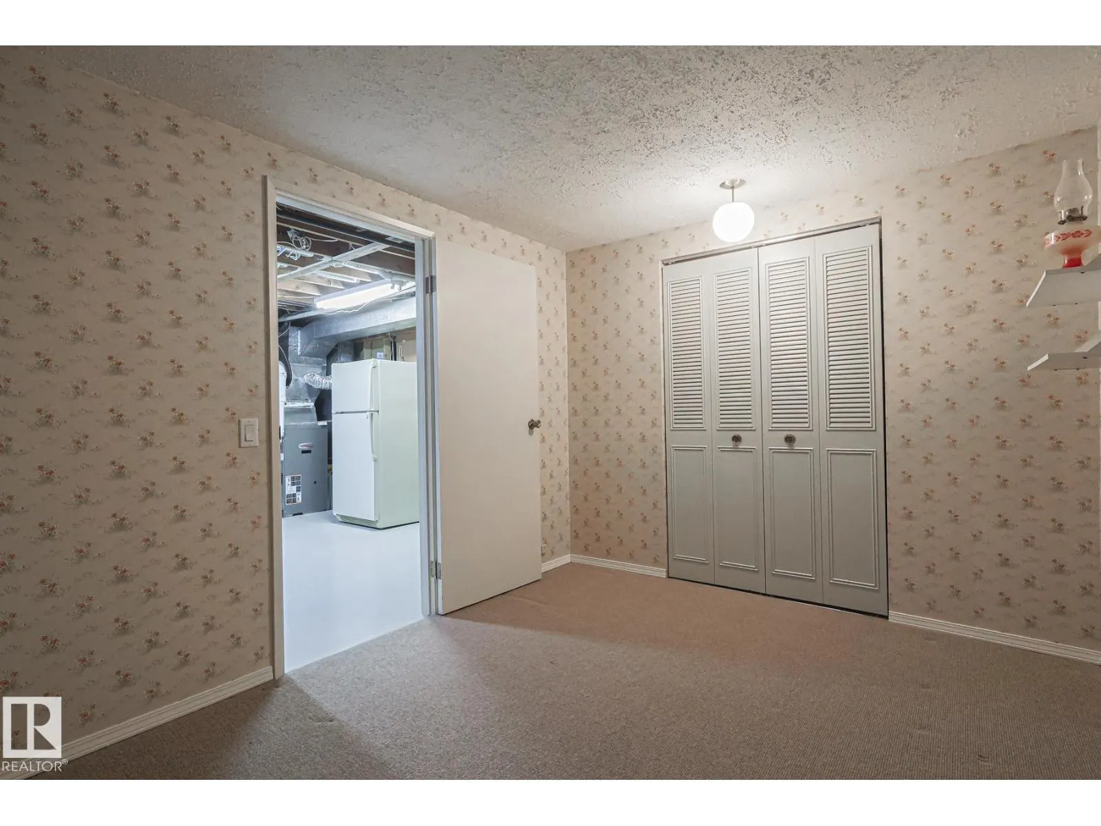 94 GARLAND CR