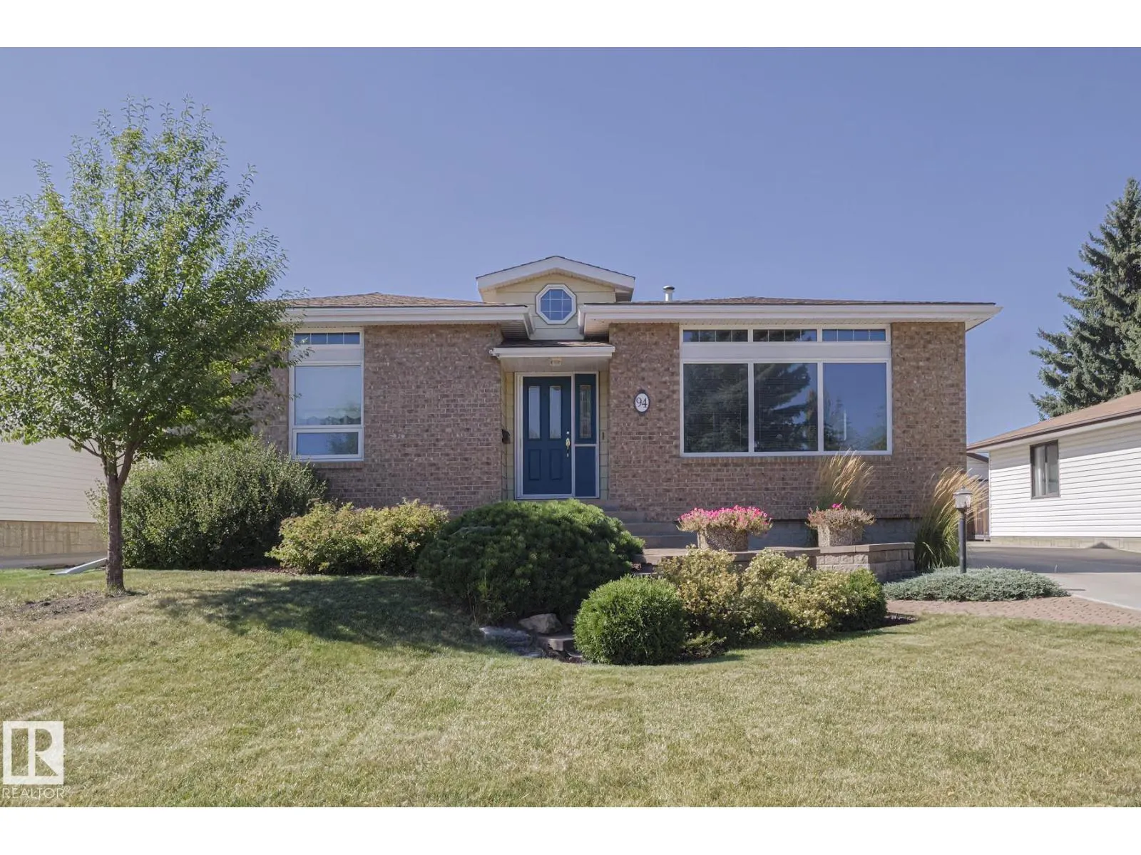94 GARLAND CR