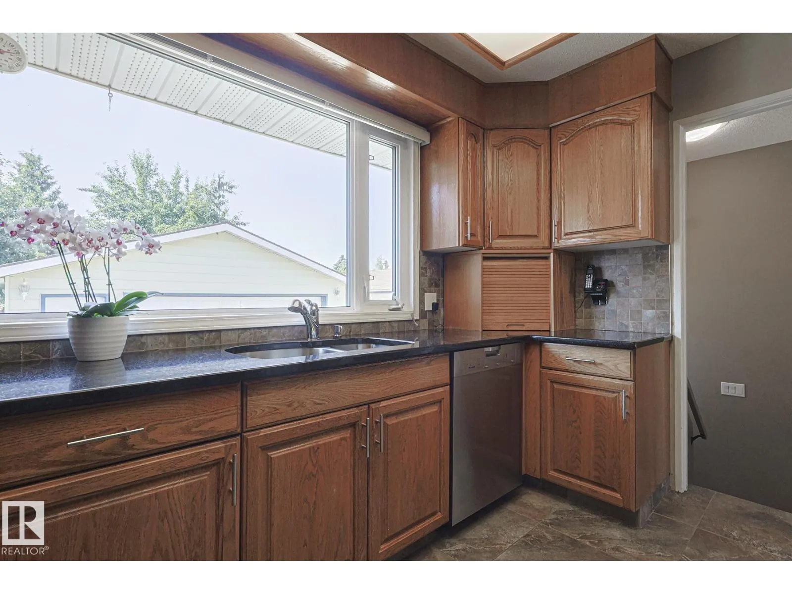 94 GARLAND CR
