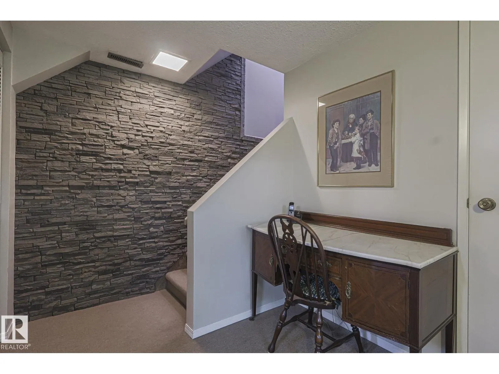 94 GARLAND CR