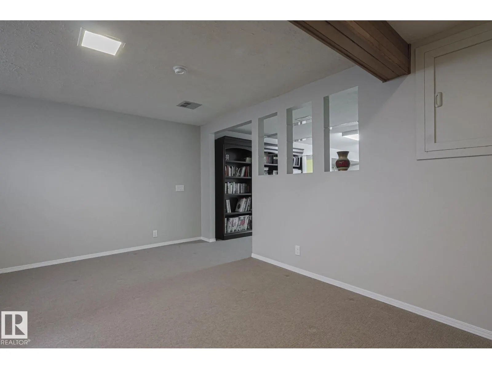 94 GARLAND CR