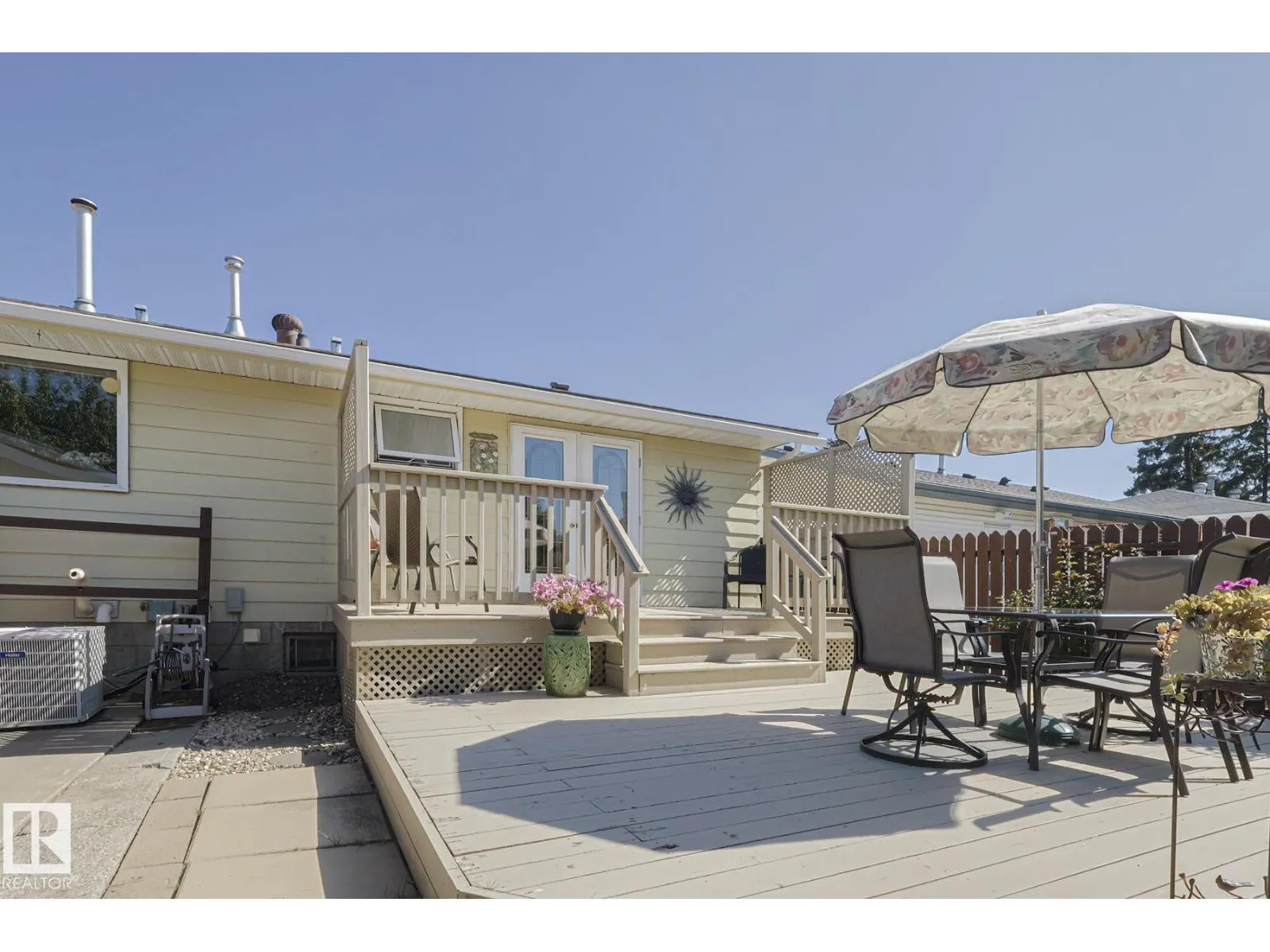 94 GARLAND CR