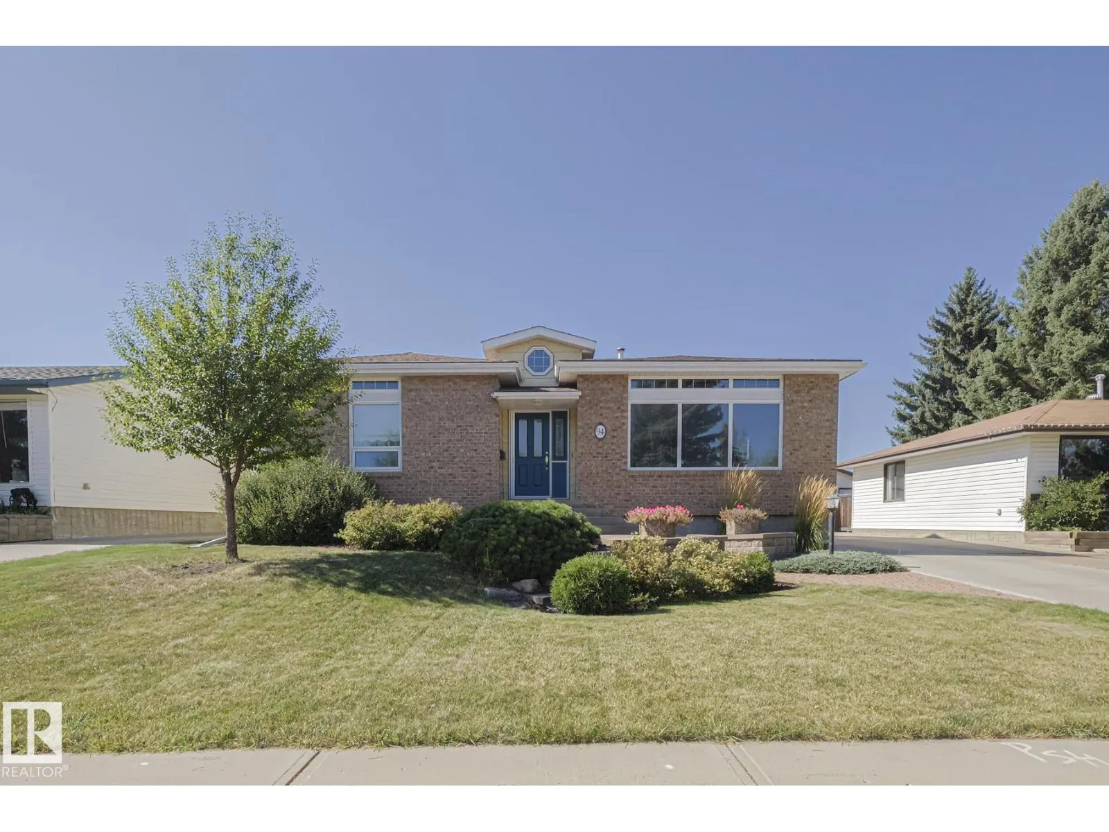 94 GARLAND CR