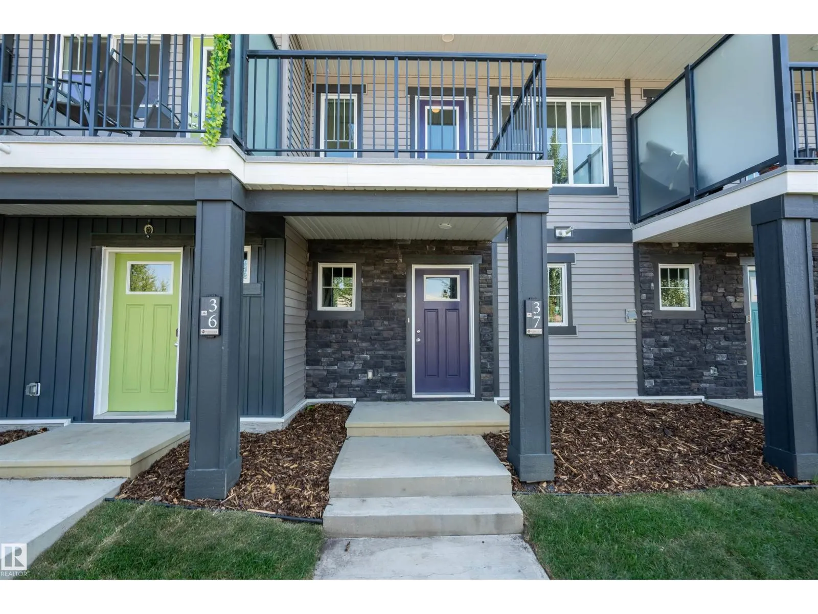 #37 1530 TAMARACK BV NW