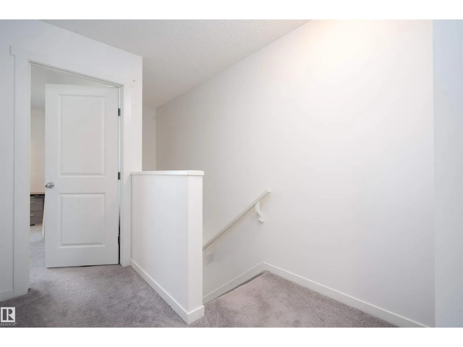 #37 1530 TAMARACK BV NW