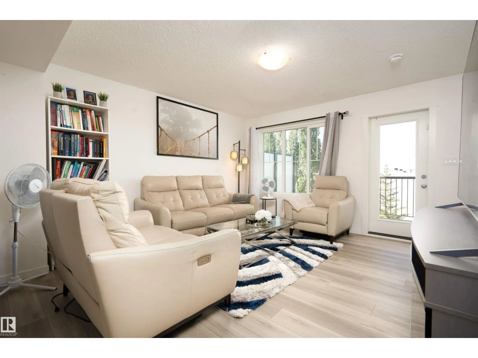 #37 1530 TAMARACK BV NW
