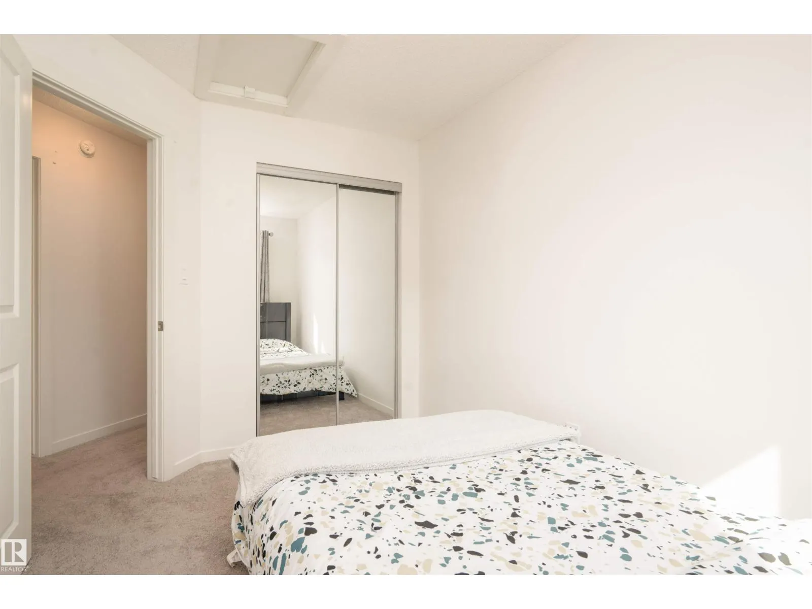 #37 1530 TAMARACK BV NW