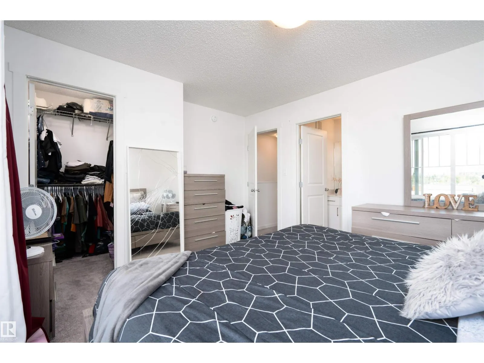 #37 1530 TAMARACK BV NW