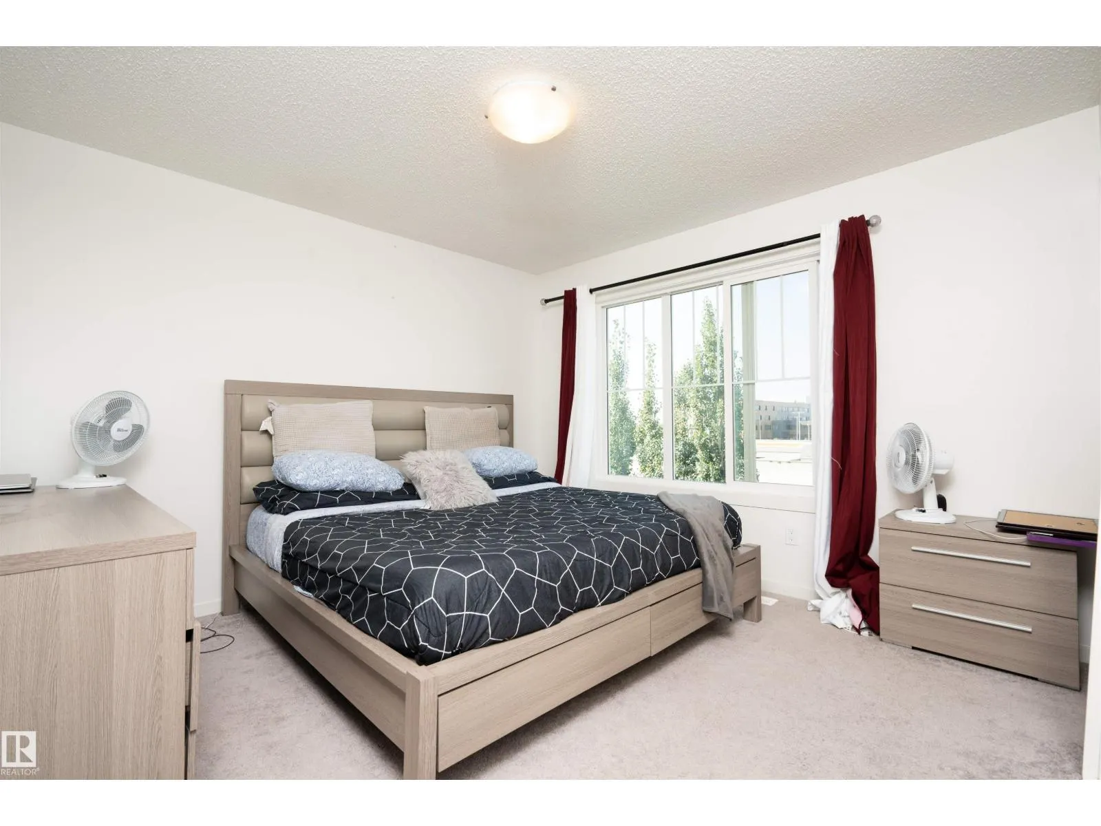 #37 1530 TAMARACK BV NW