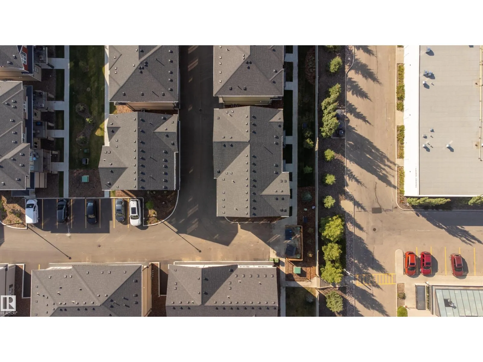 #37 1530 TAMARACK BV NW