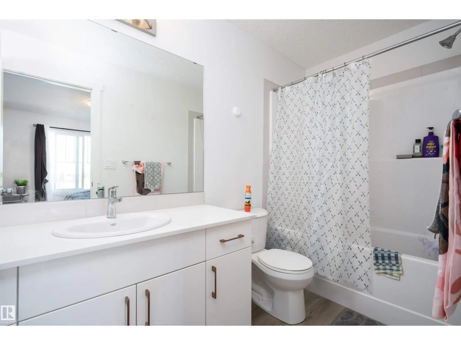 #37 1530 TAMARACK BV NW