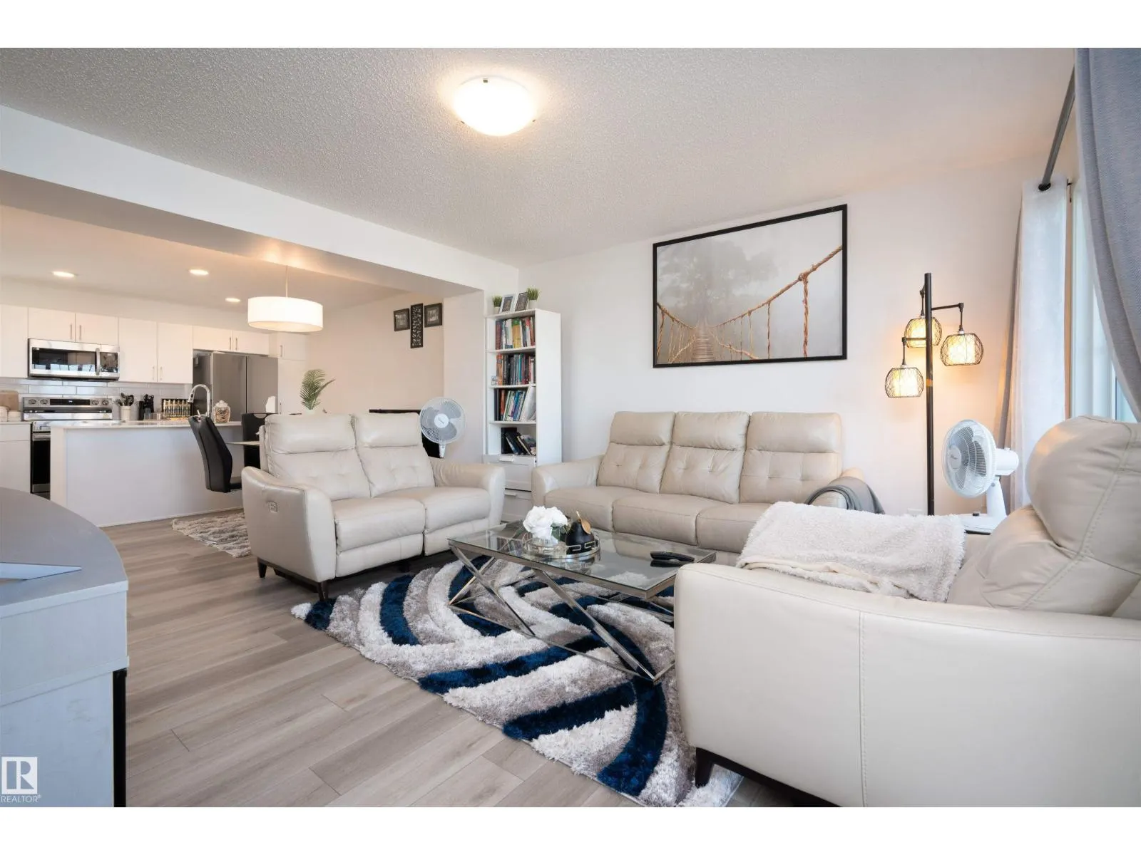 #37 1530 TAMARACK BV NW