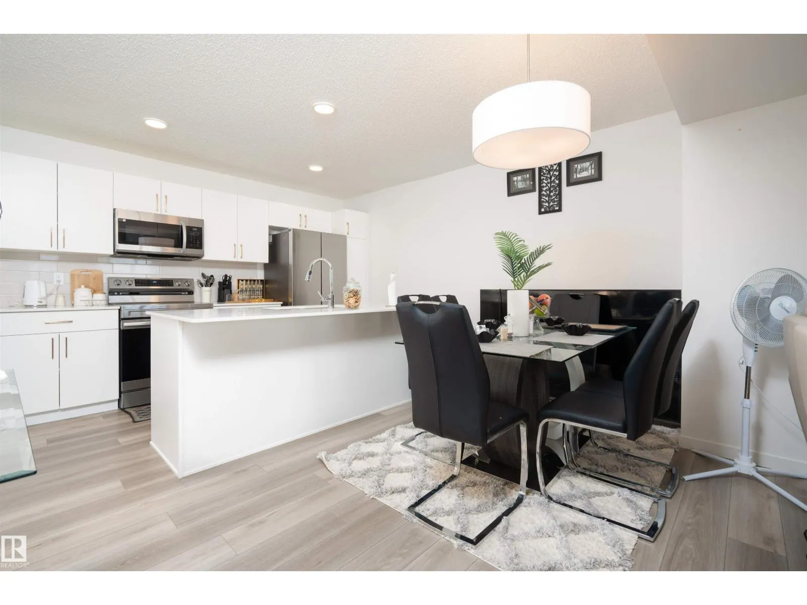 #37 1530 TAMARACK BV NW
