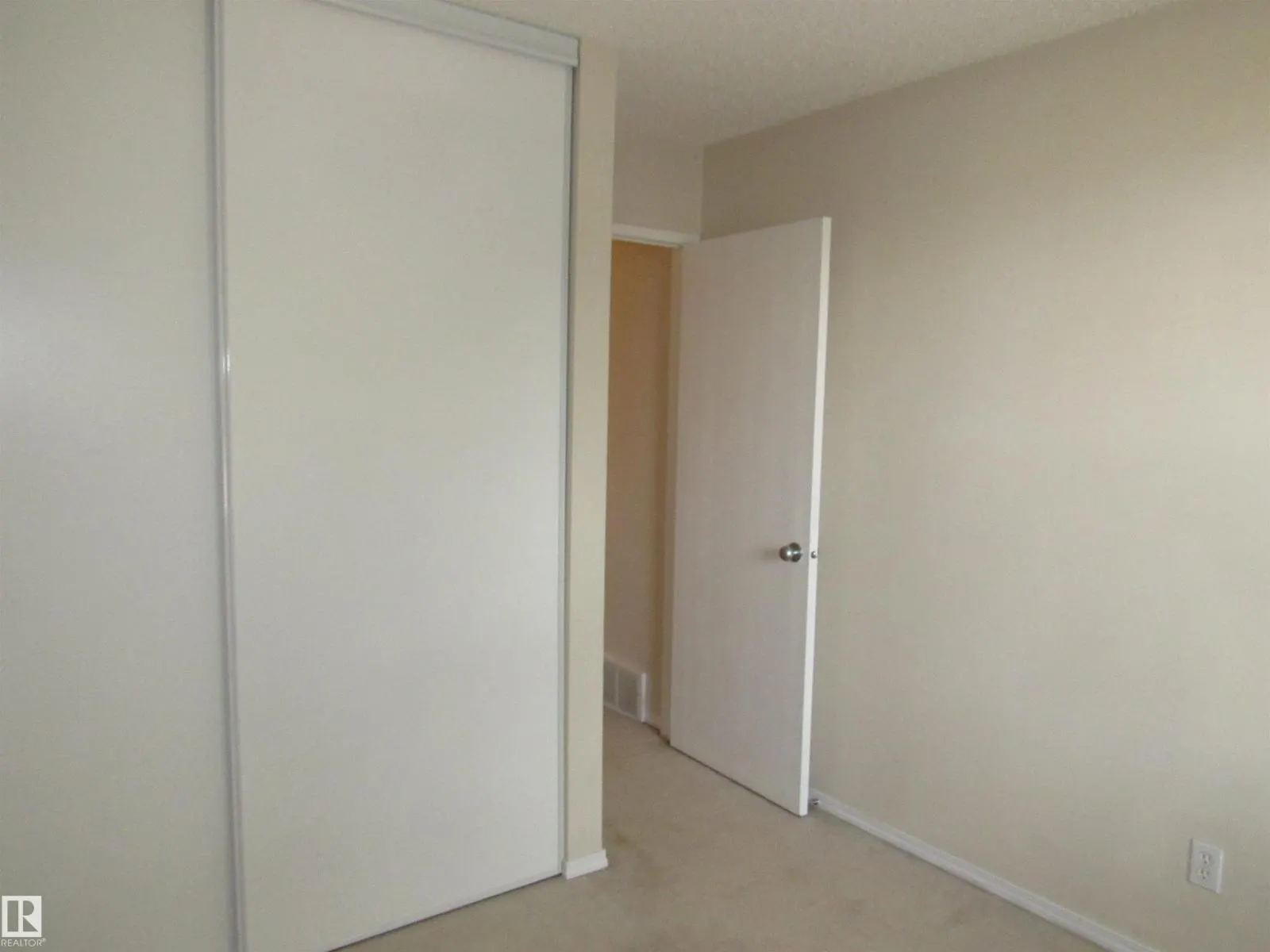 #69 6220 172 ST NW