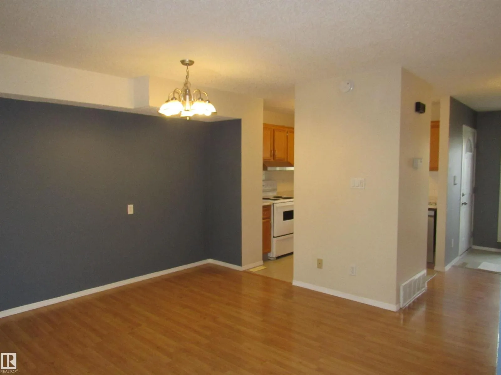 #69 6220 172 ST NW