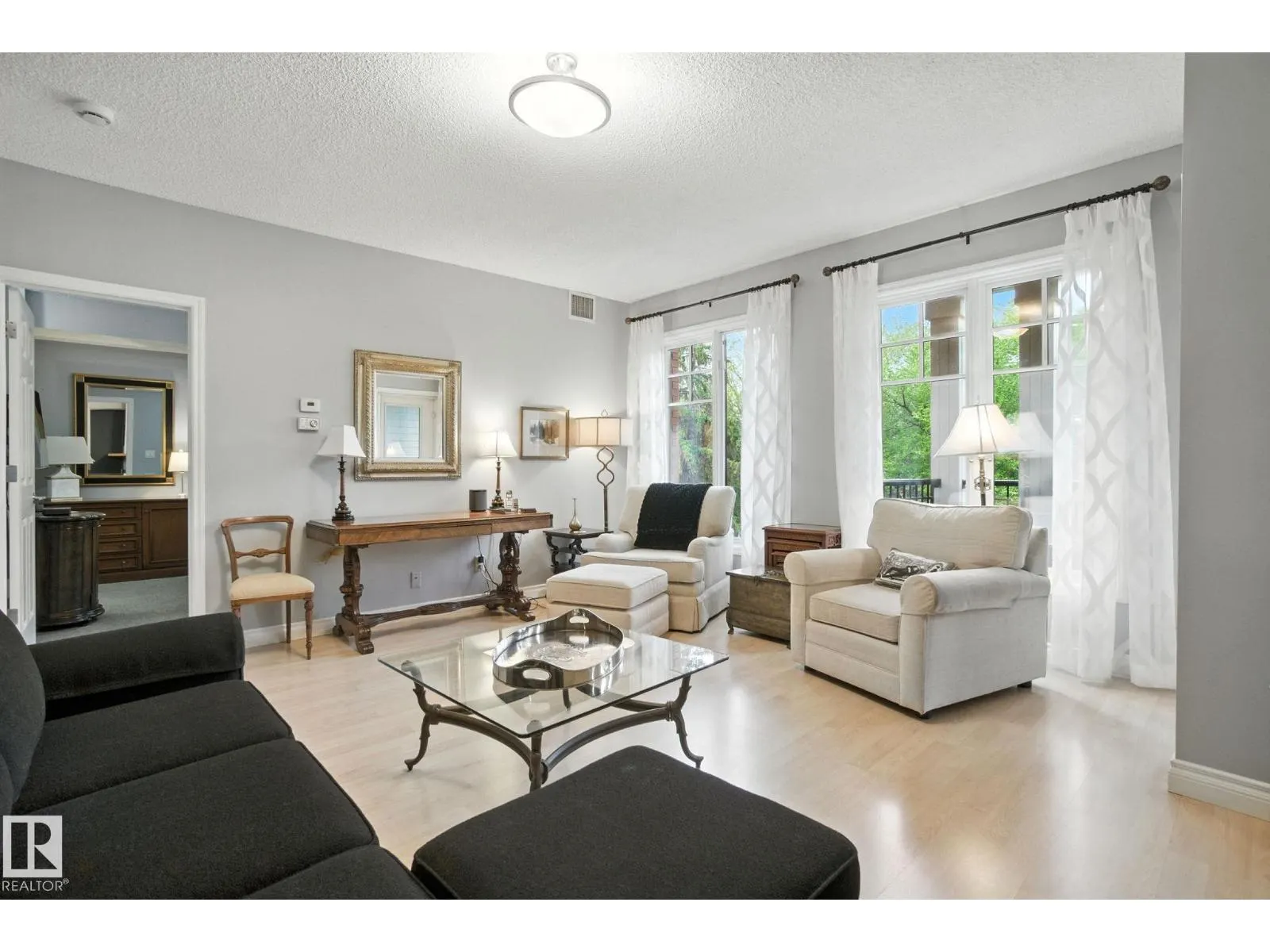 #305 9819 96A ST NW