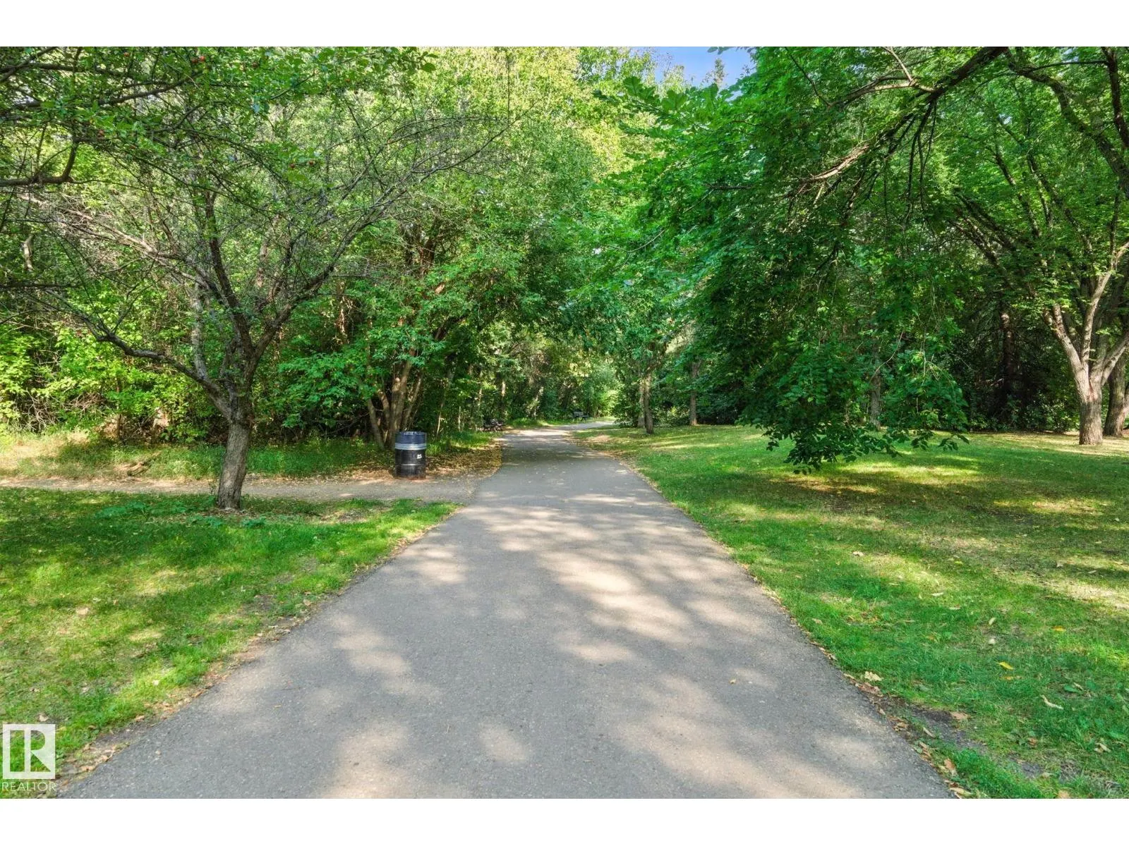 #305 9819 96A ST NW