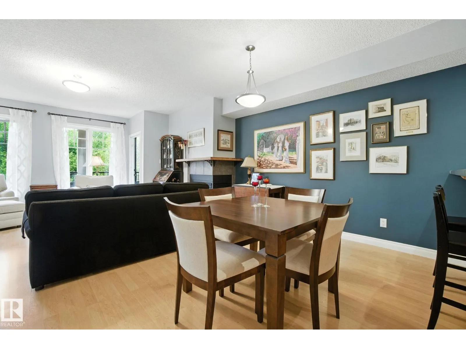 #305 9819 96A ST NW