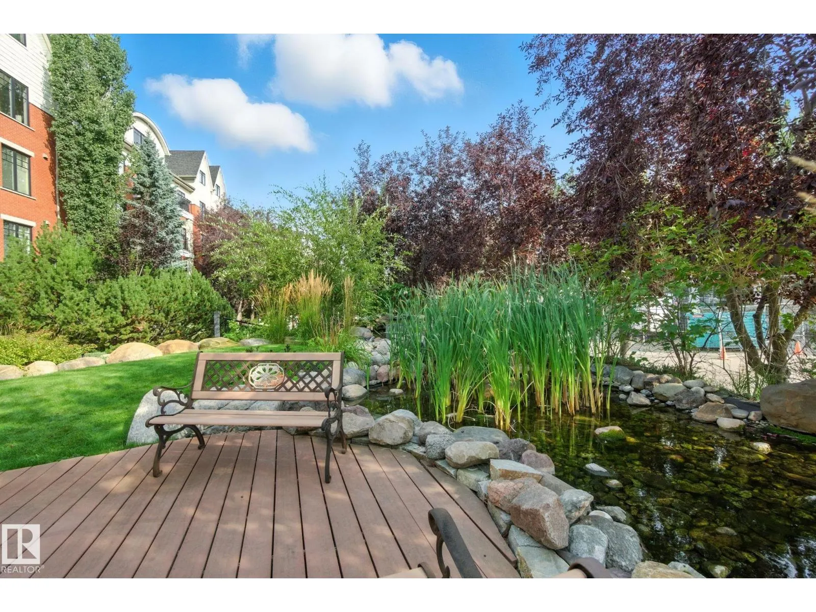 #305 9819 96A ST NW