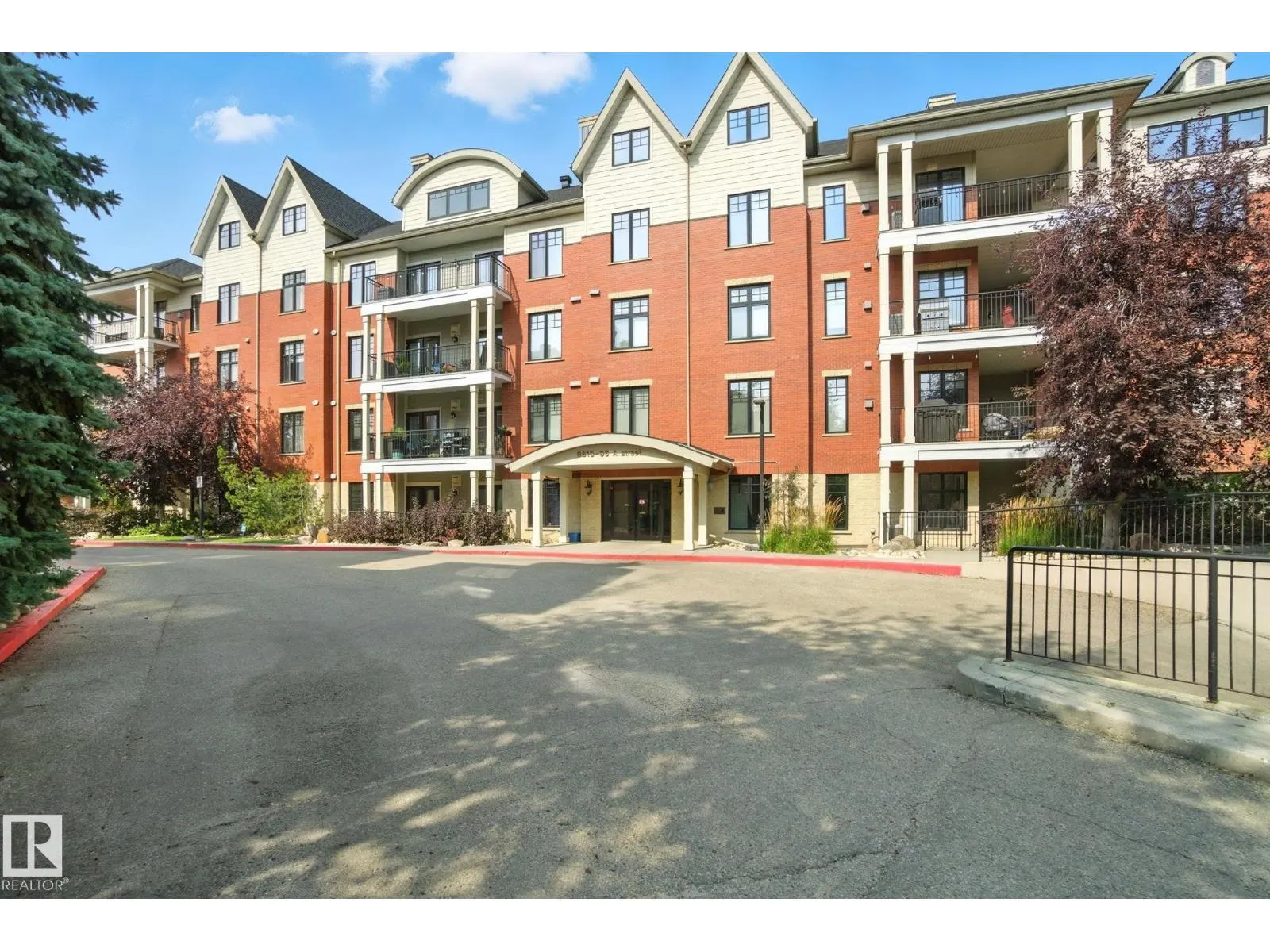 #305 9819 96A ST NW