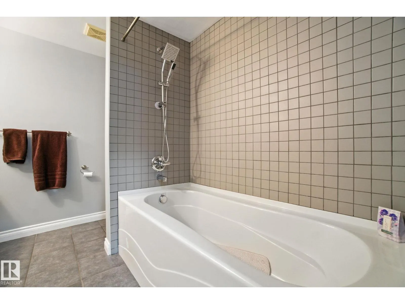 #305 9819 96A ST NW