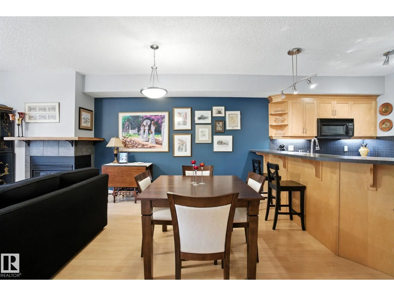 #305 9819 96A ST NW