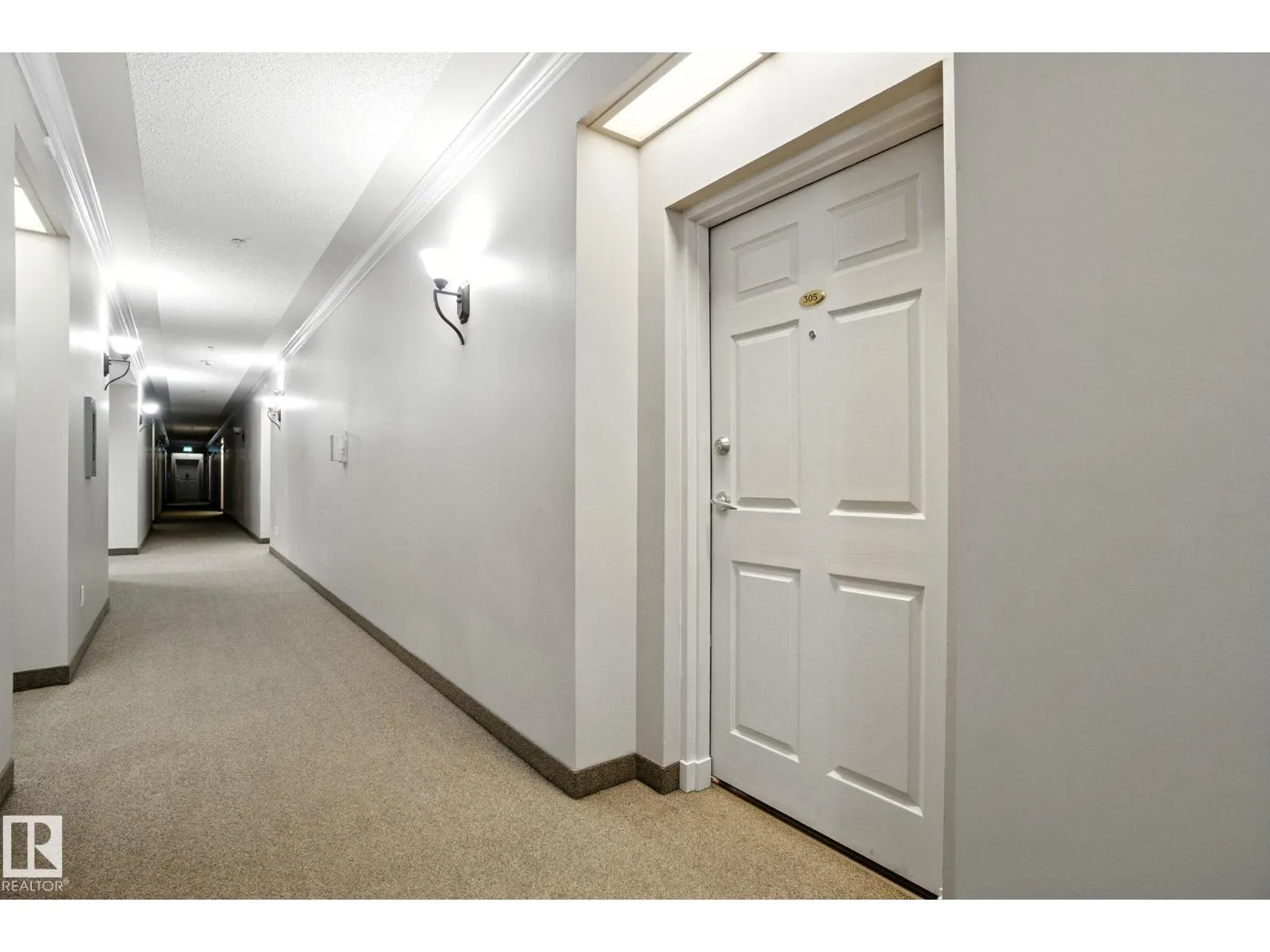 #305 9819 96A ST NW