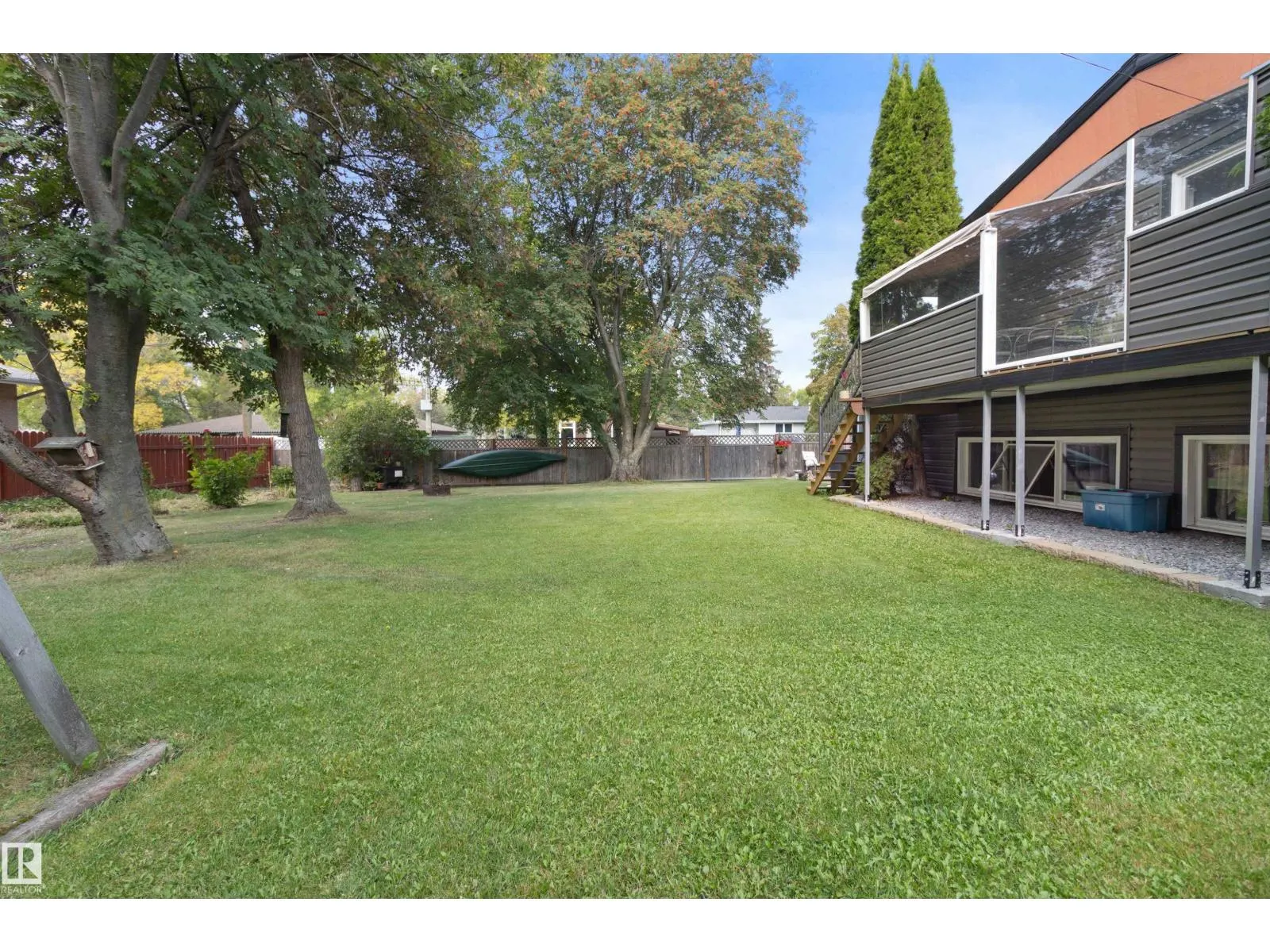 61 SPRUCE AV