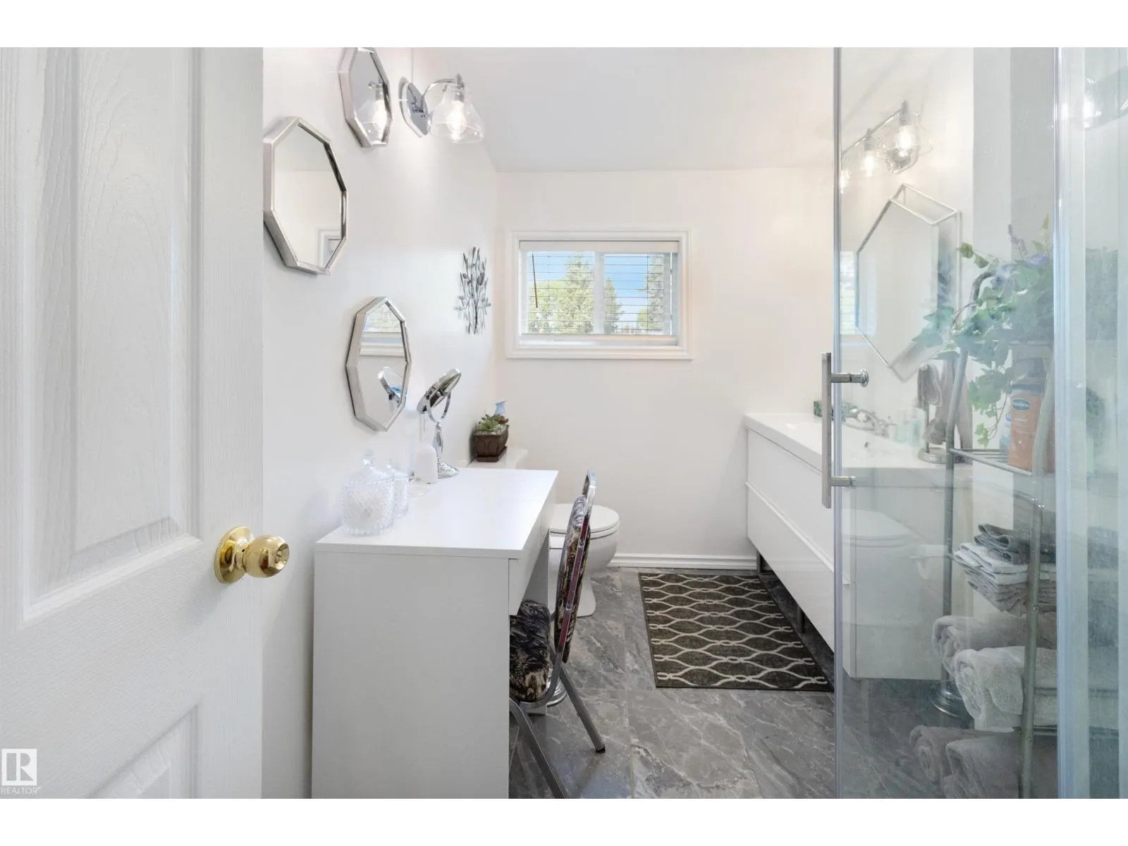 61 SPRUCE AV