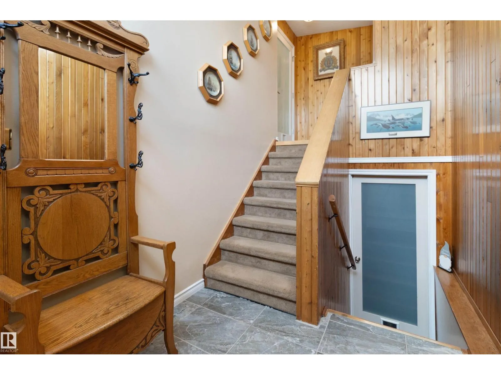 61 SPRUCE AV