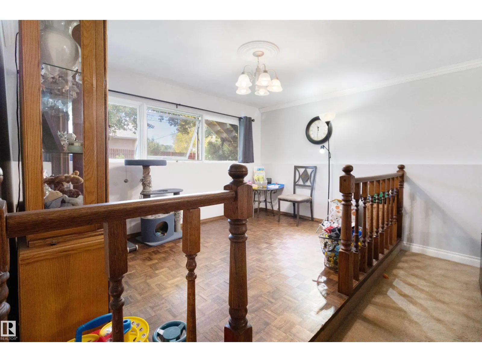 61 SPRUCE AV