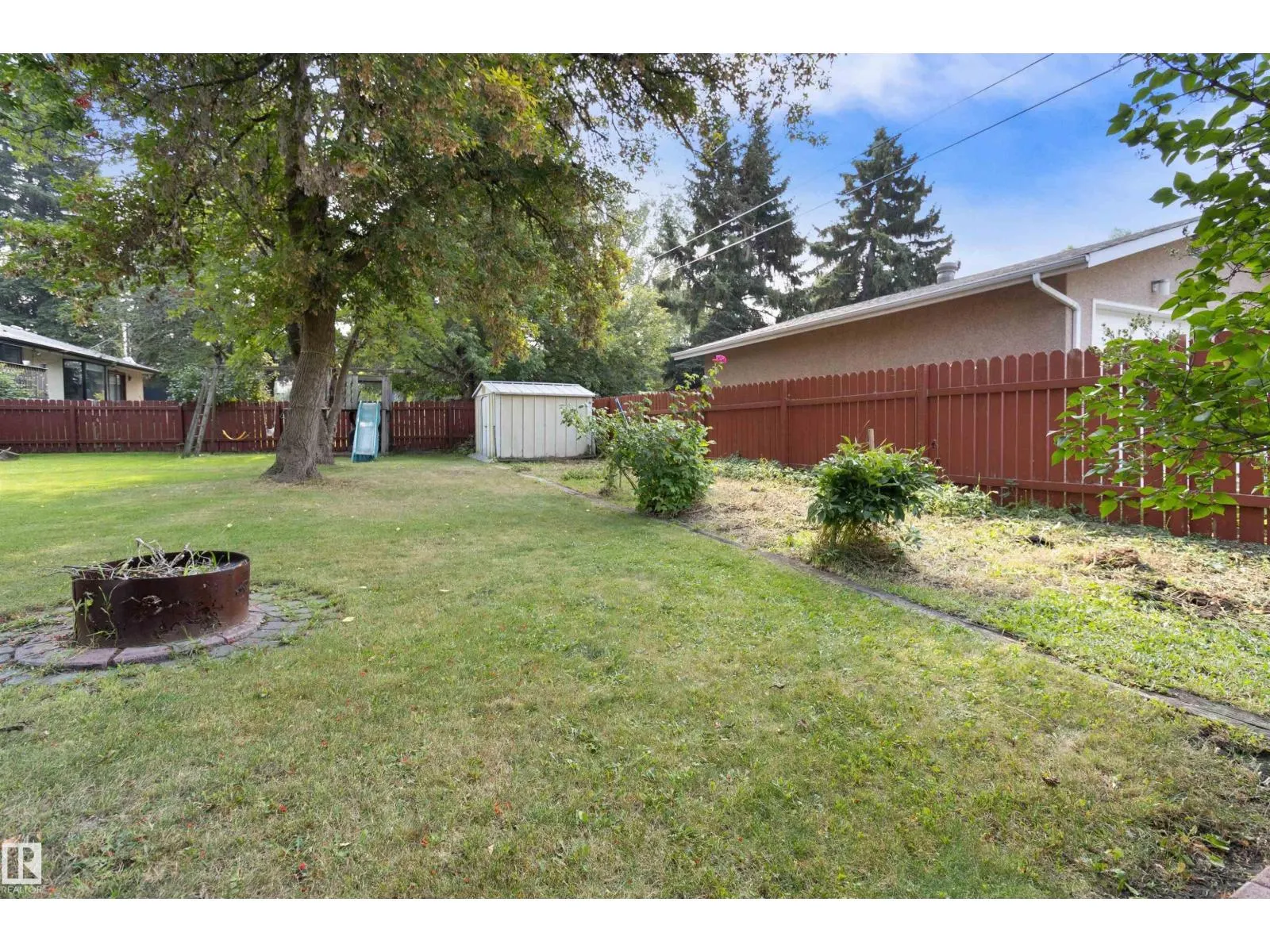 61 SPRUCE AV