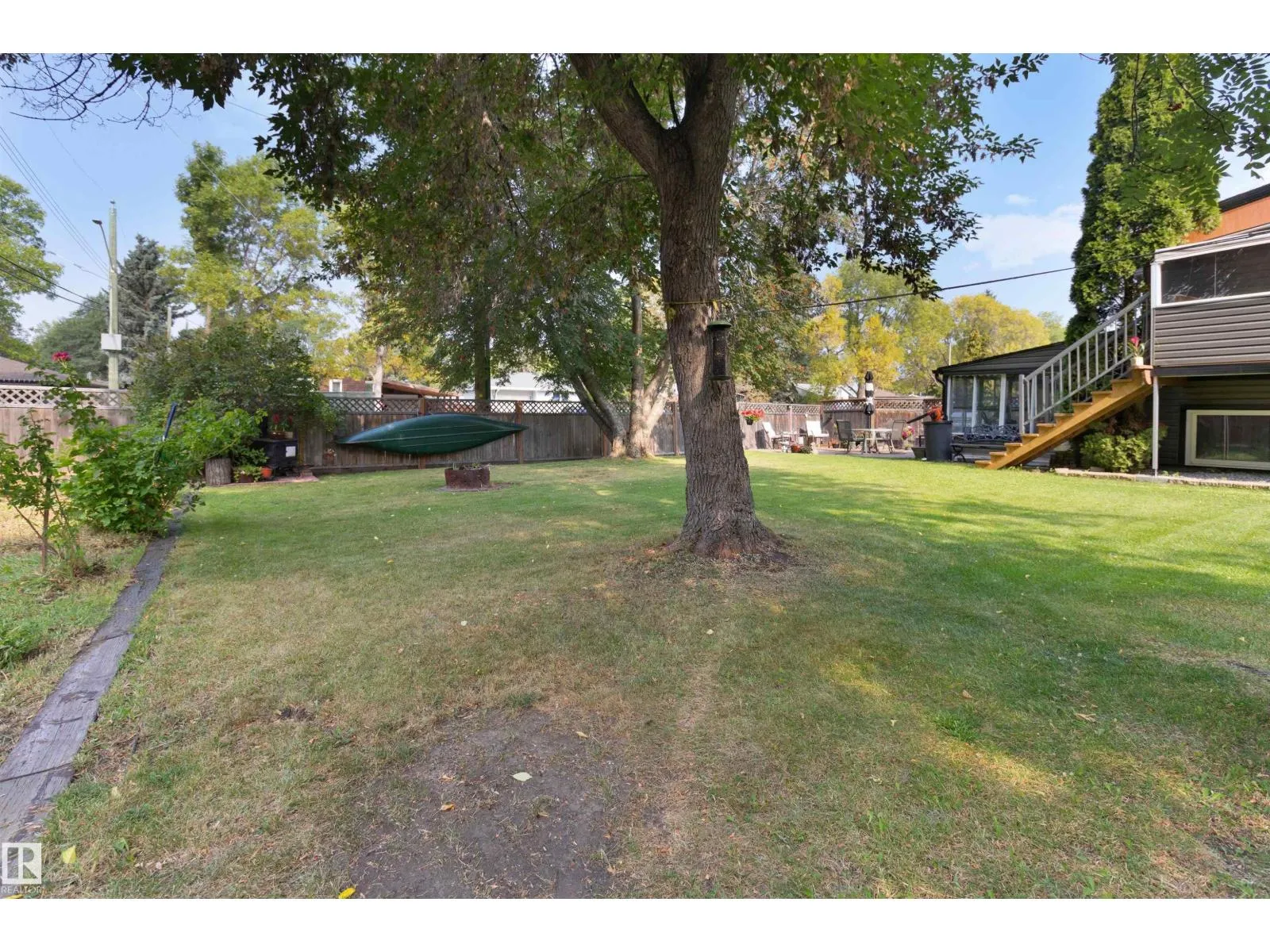 61 SPRUCE AV