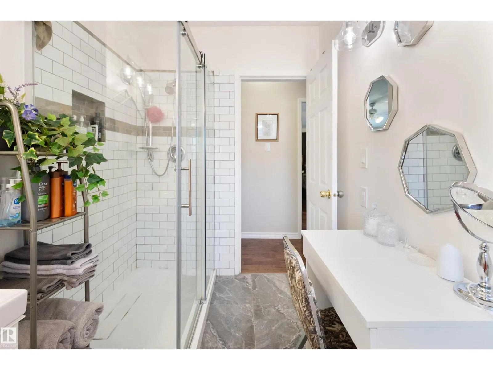 61 SPRUCE AV