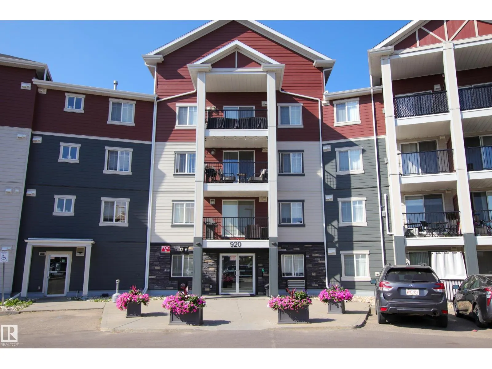 #125 920 156 ST NW