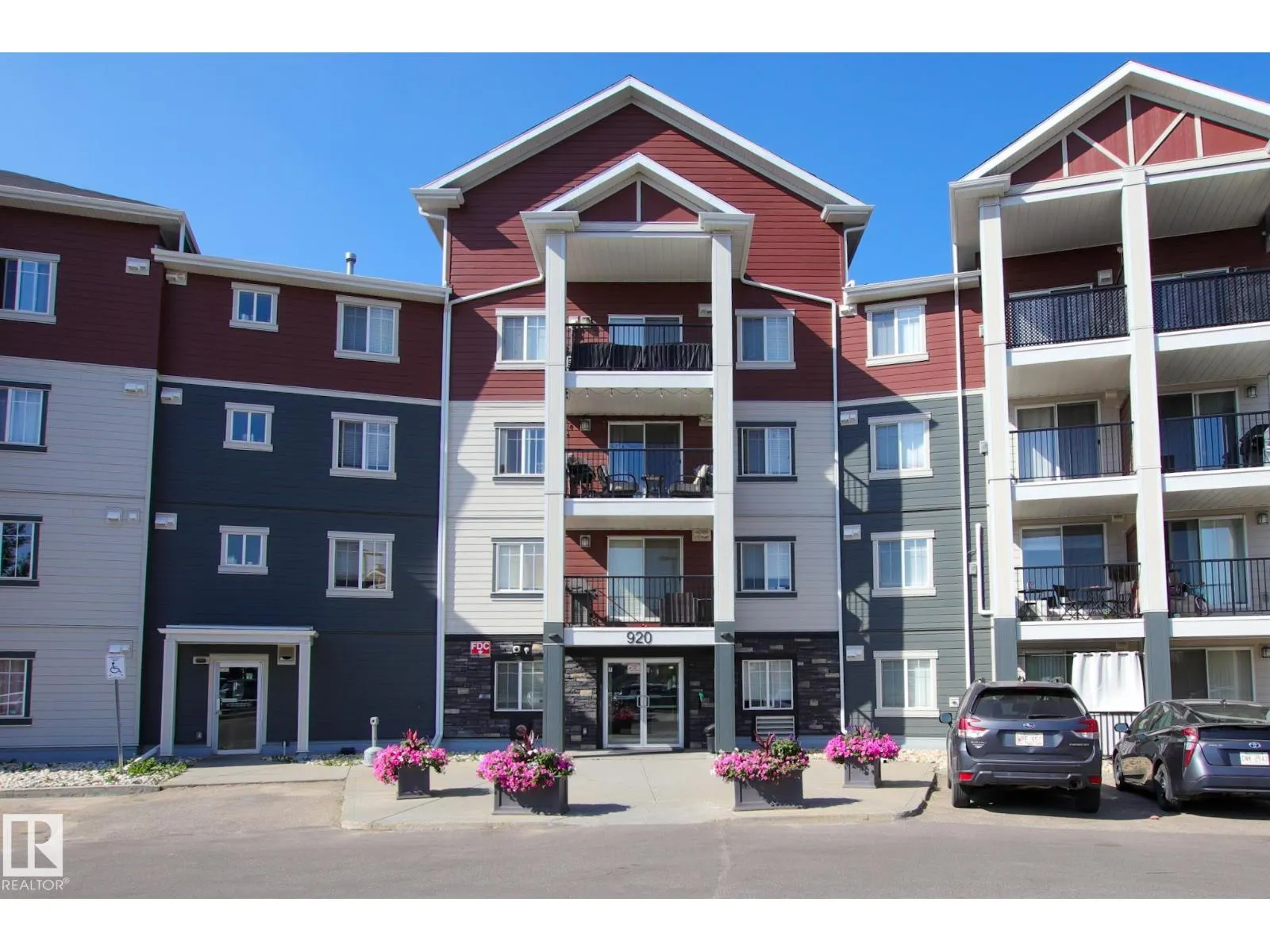 #125 920 156 ST NW
