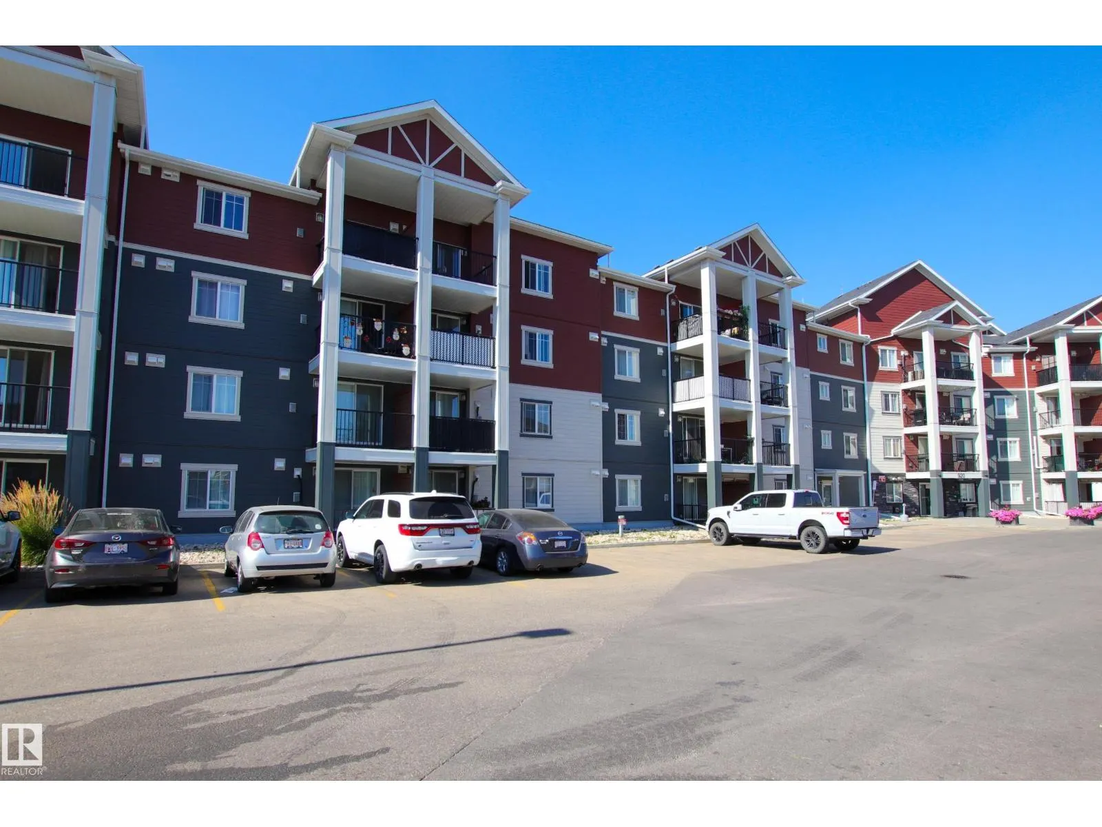 #125 920 156 ST NW