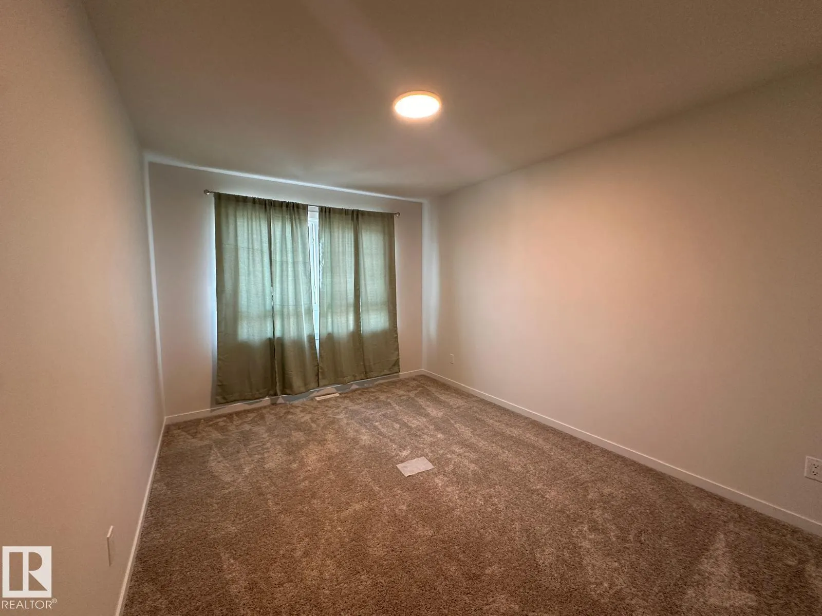 9331 227 ST NW