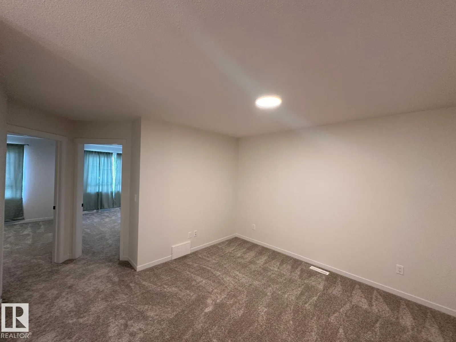 9331 227 ST NW
