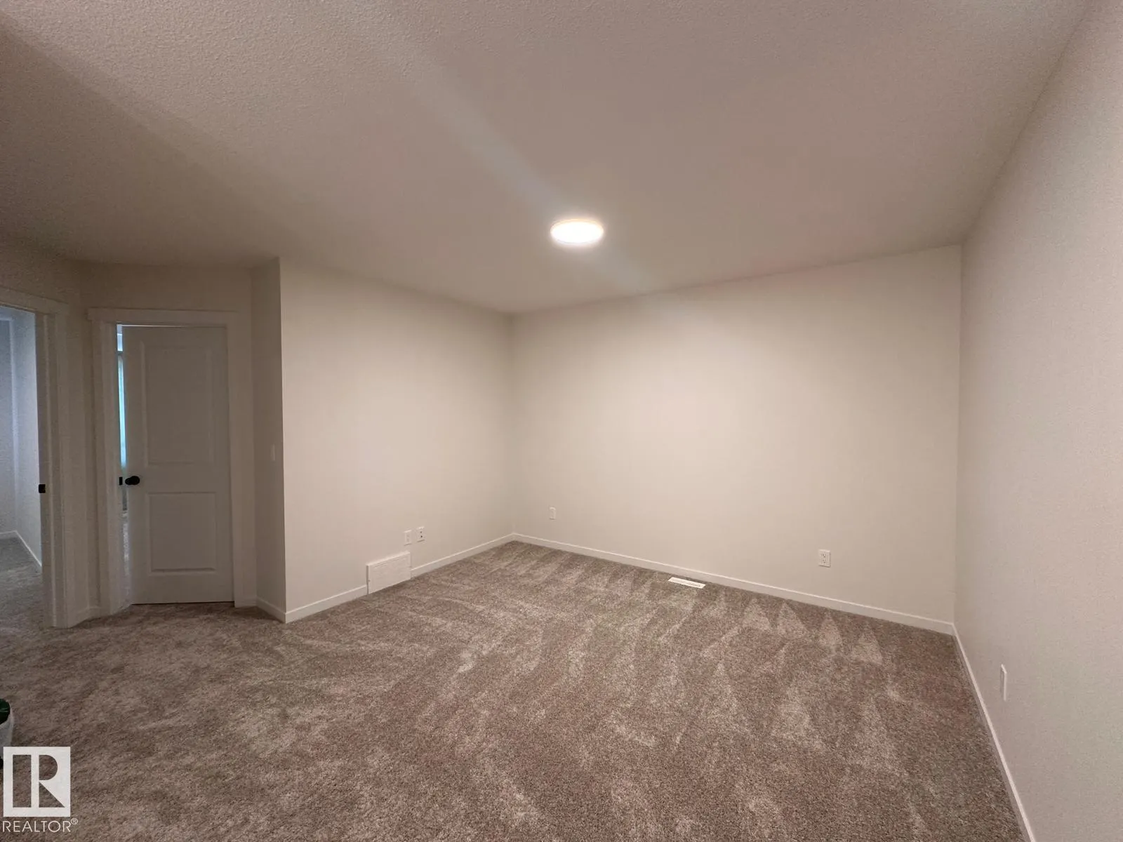 9331 227 ST NW