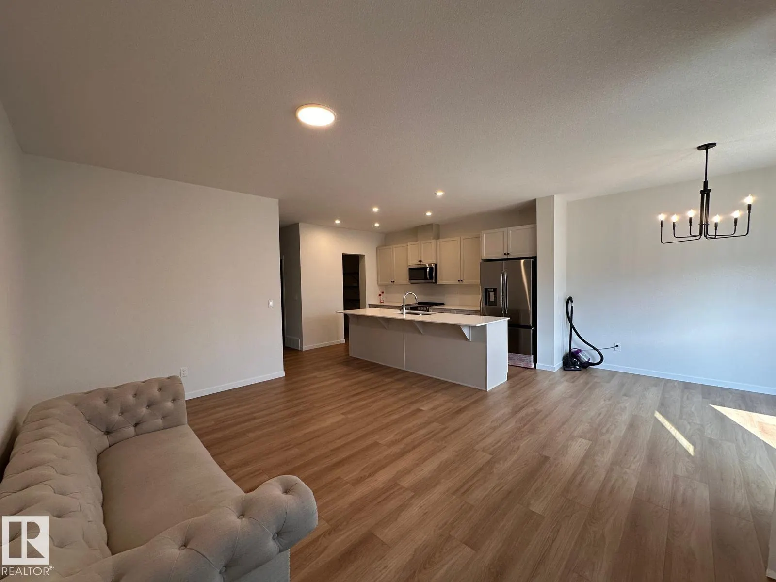 9331 227 ST NW