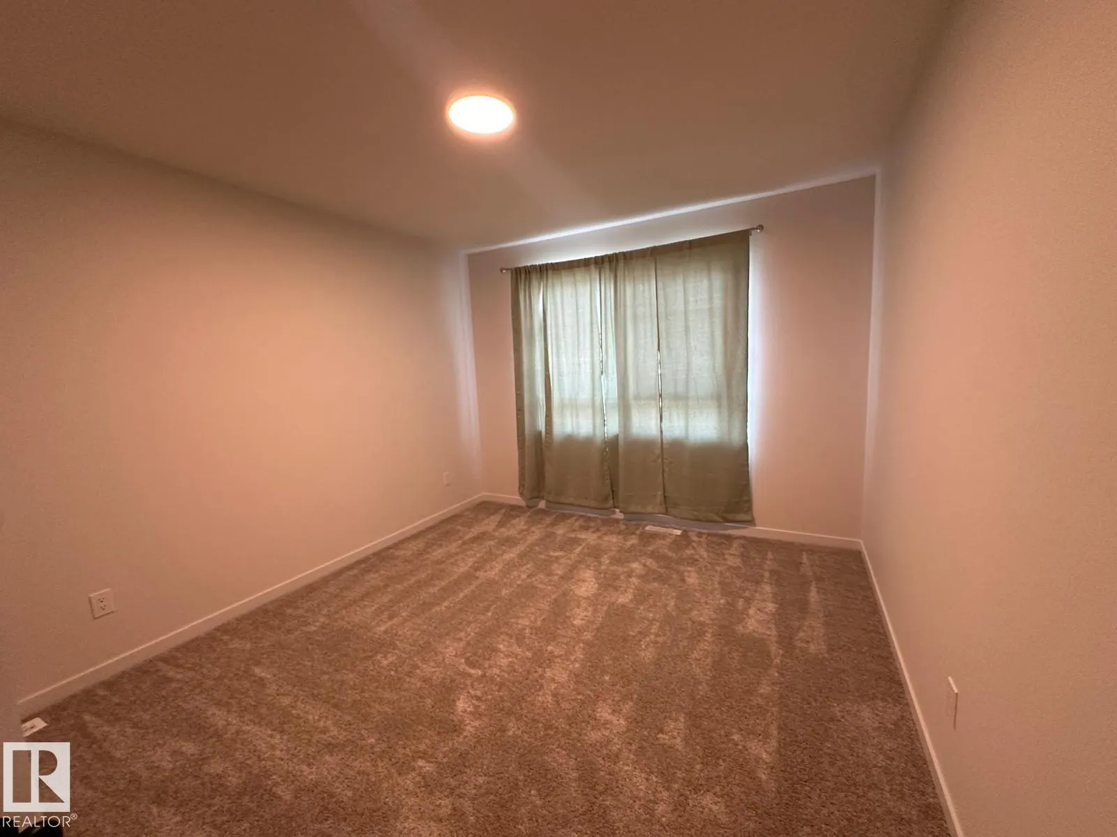9331 227 ST NW