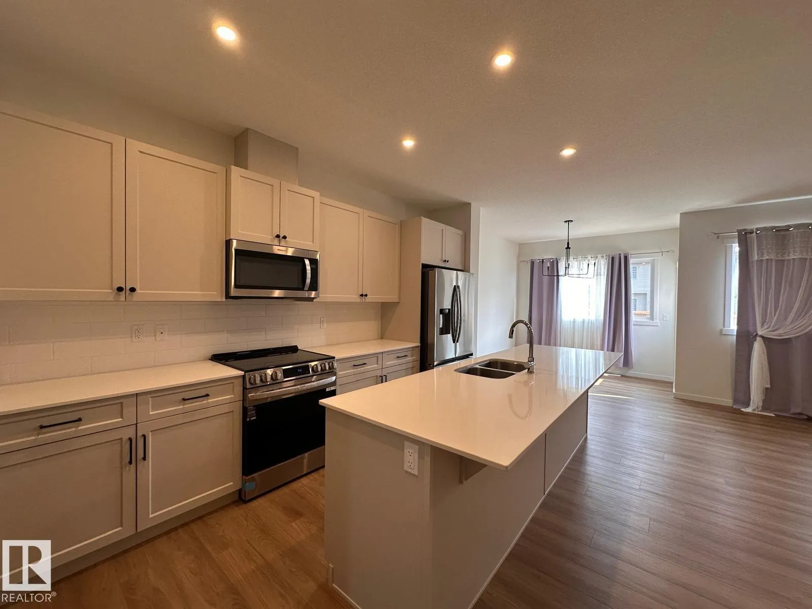 9331 227 ST NW